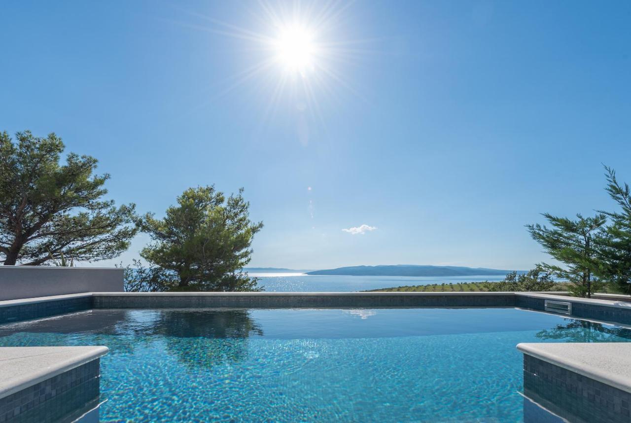 Willa Kuk With Heated Pool Makarska