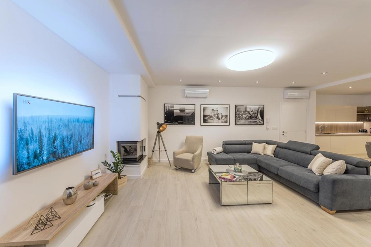 Kuk With Heated Pool * Makarska