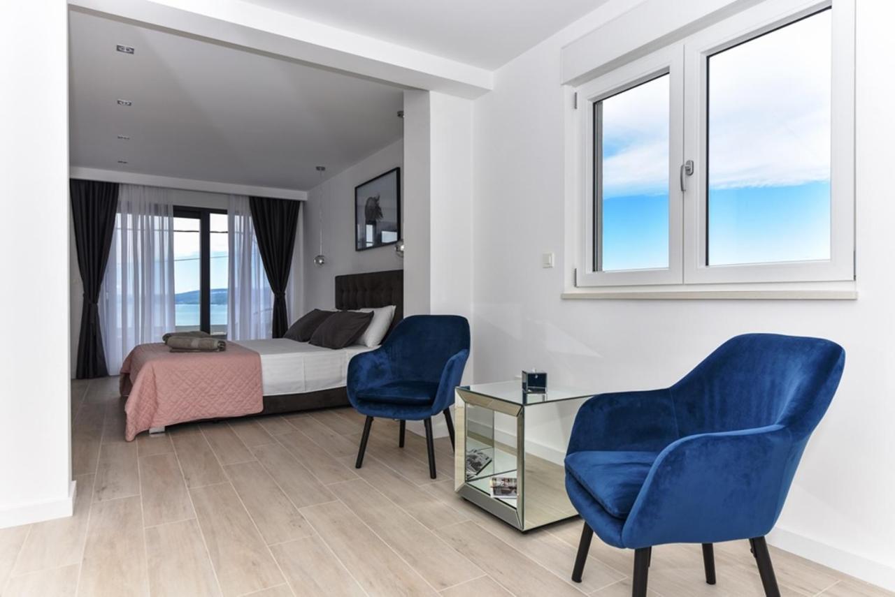 Willa Kuk With Heated Pool Makarska